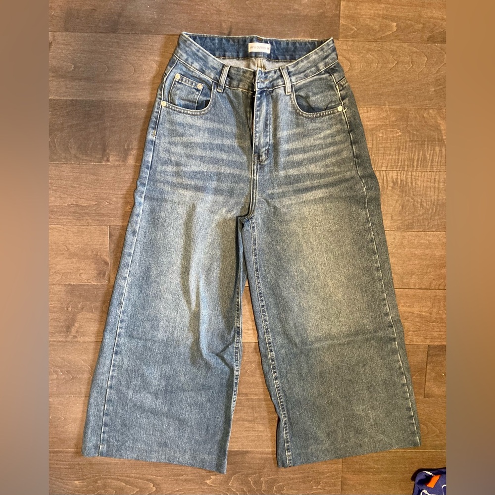 Wide-Leg Blue Jeans (new)
